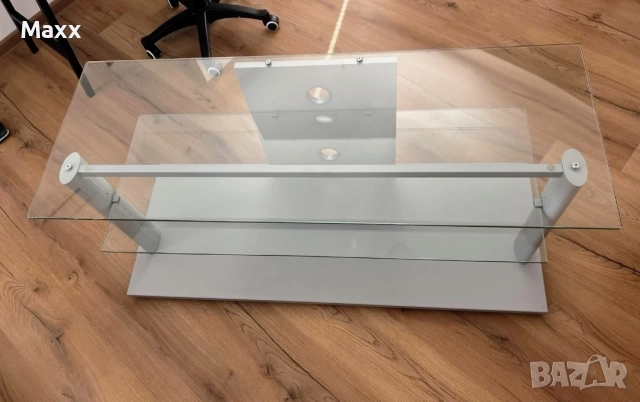 Продава стъклен телевизионен шкаф