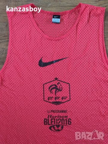 nike - мрежест потник КАТО НОВ