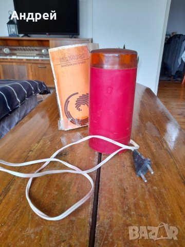 Стара електрическа кафемелачка Спутник, снимка 2 - Антикварни и старинни предмети - 43076702