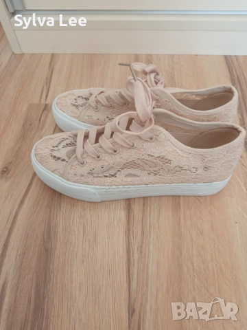 Дантелени кецове Sinsay , снимка 2 - Кецове - 52155712