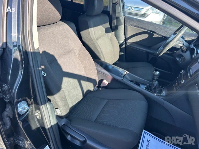 Toyota Avensis Бензин, снимка 14 - Автомобили и джипове - 52393202