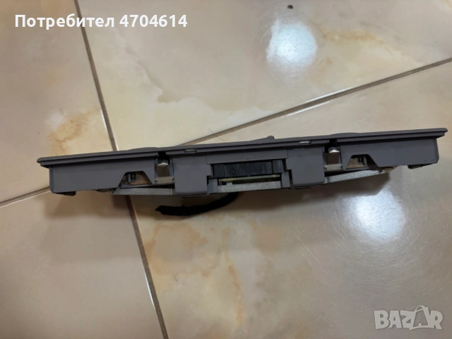 Централен заден Плафон за Ауди Audi A6(1998-2004)год. само за 40Eur. броя 4B0947111, снимка 2 - Части - 53196012