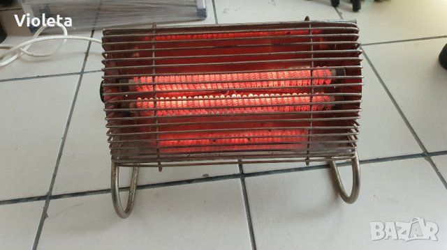 Електрическа печка за отопление в комплект с щекер с кабел.