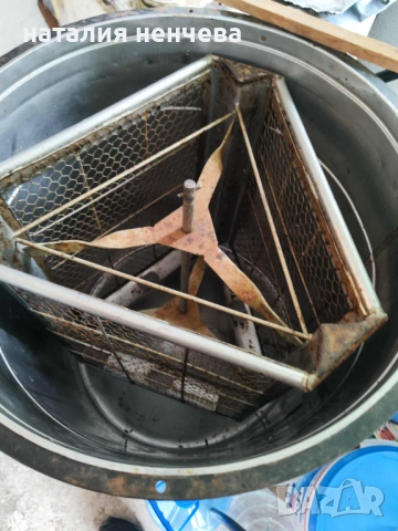 Продавам пчелно семейсво и инвентар , снимка 6 - За пчели - 53484644