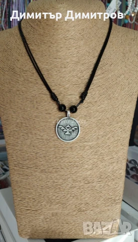 Колиета с Крилата Канатица. С оникс. Бижута Луди гъби. Български бижута.