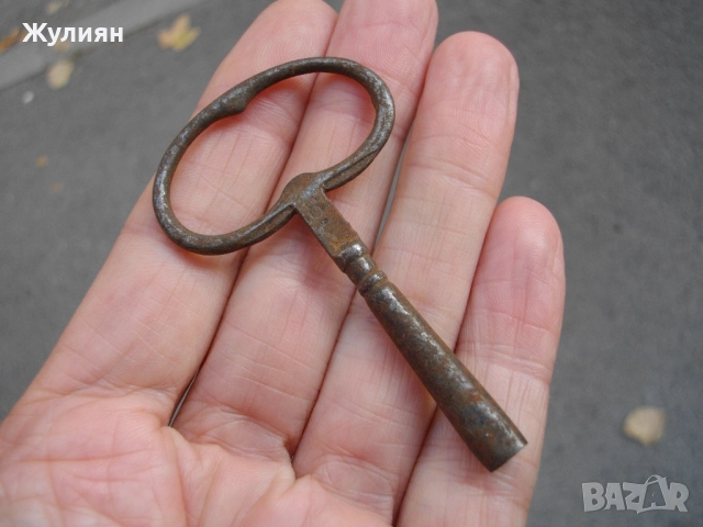 СТАРО КЛЮЧЕ КЛЮЧ ЗА СТЕНЕН ИЛИ КАМИНЕН ЧАСОВНИК , снимка 3 - Антикварни и старинни предмети - 52152245