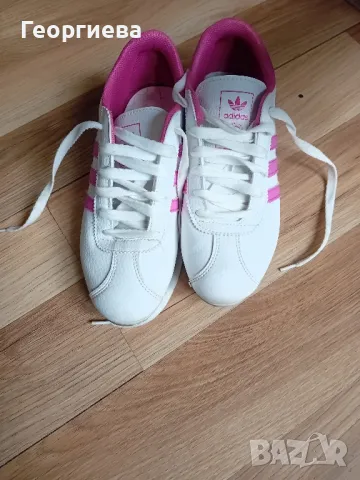 Дамски маратонки Adidas, снимка 1