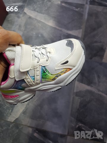 Маратонки, снимка 3 - Детски маратонки - 43189299