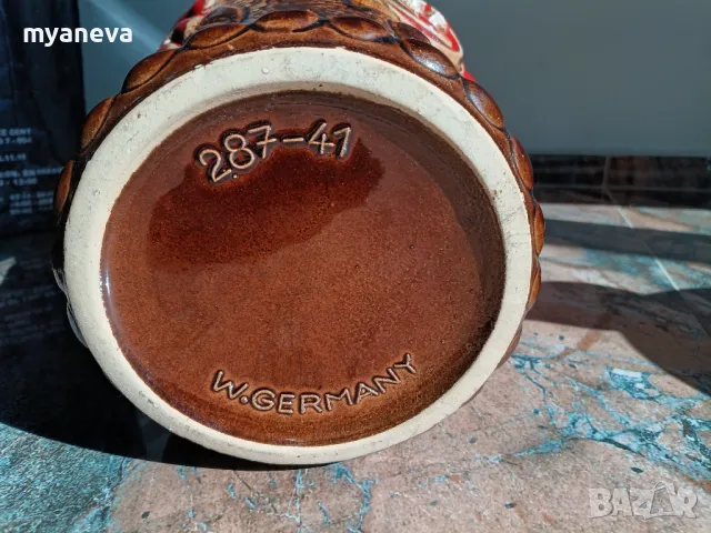 Немска керамична ваза с цветя. Артистична декорация за дома. , снимка 7 - Декорация за дома - 49393800