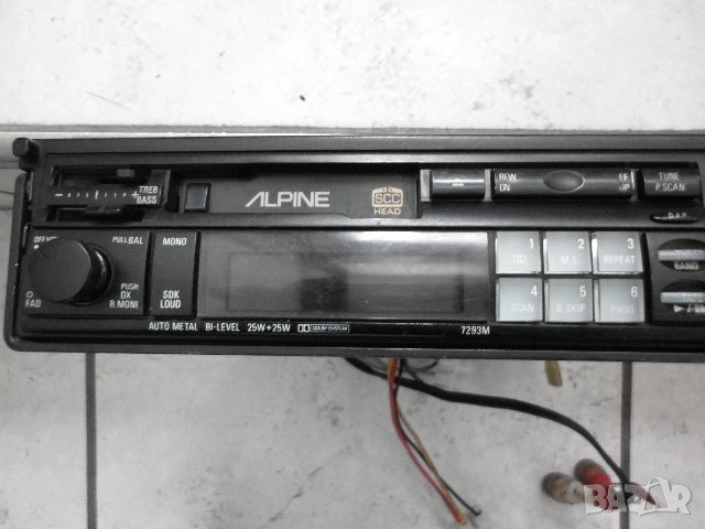 Продавам авторадиокасетофон Alpine 7293M