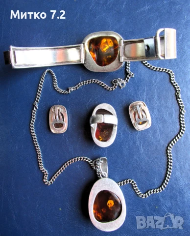 Старинен сребърен комплект с естествен кехлибар, снимка 9 - Бижутерийни комплекти - 50791555