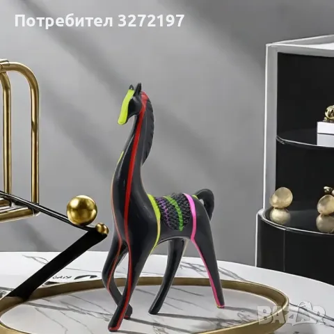 Модерна Дизайнерска Статуя на Кон, снимка 1