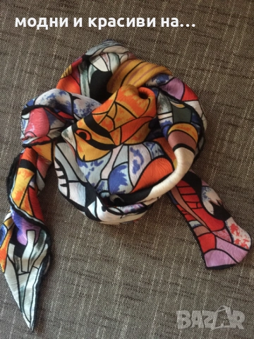 Копринен шал с десен морски свят, снимка 2 - Шалове - 52198580