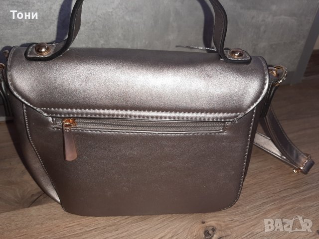 Нова дамска чанта, снимка 3 - Чанти - 33093936