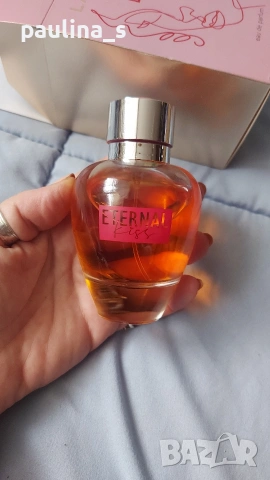 Пет различни броя / Бюджетната Дамски парфюми!/ La Rive , снимка 8 - Дамски парфюми - 53220697