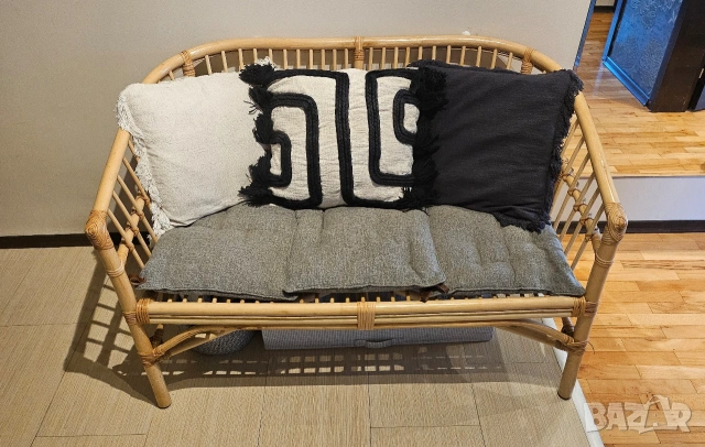 Двуместен бамбуков диван от Jysk