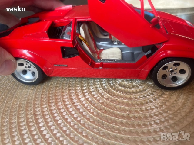 Burago Italy 1:18, снимка 8 - Колекции - 53392879