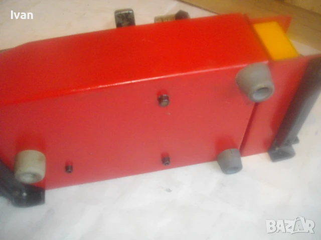 Швейцарска оригинална ел.машина за полагане на вакса на ски и сноуборд MONTANA Swiss Made Масивна9кг, снимка 18 - Други инструменти - 51333877