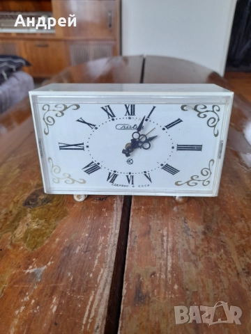 Настолен часовник,будилник СЛАВА,SLAVA #11