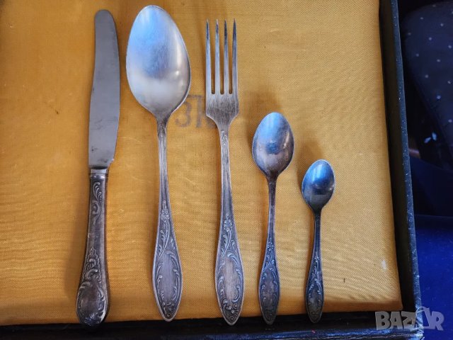 прибори за хранене, к-т от 30 прибора от посребрен мелхиор + черпак, красиви, солидни , от СССР, снимка 4 - Прибори за хранене, готвене и сервиране - 47647610