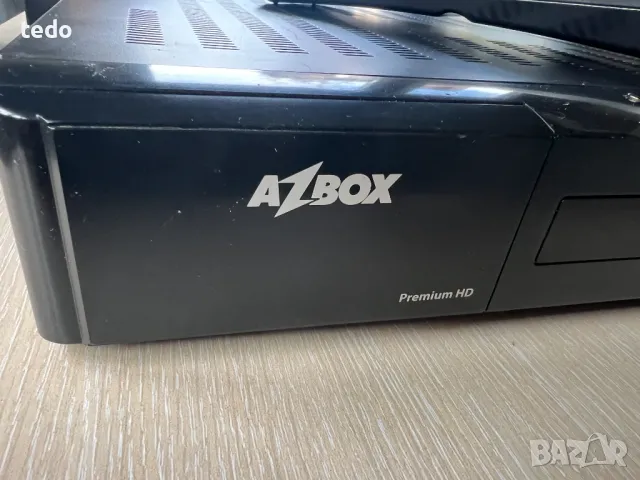 Сателитен приемник Azox Premium HD , снимка 2 - Приемници и антени - 47484432