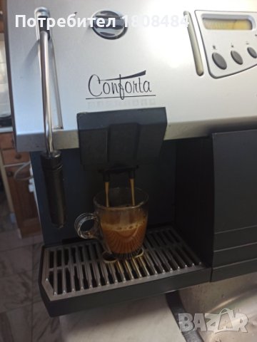 Кафеавтомат Саеко Ротел работи отлично и прави хубаво кафе с каймак 