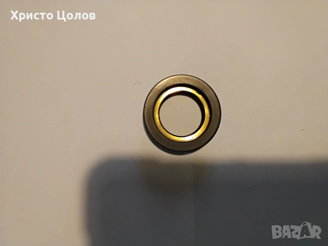 Преходник за обектив за микроскоп от един диаметър на друг