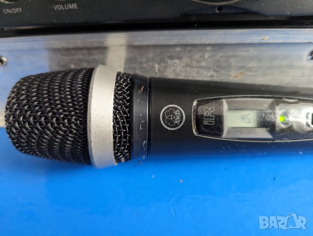 AKG WMS450 Безжична микрофонна система, снимка 7 - Други - 44011011