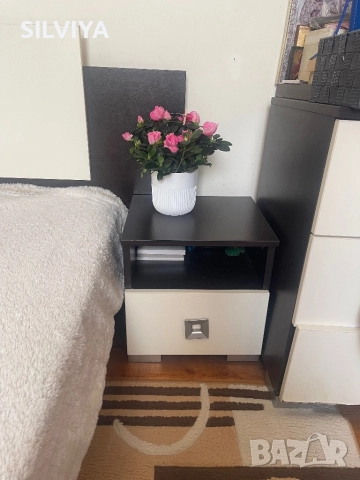 Продавам спалня с матрак и две нощни шкафчета , снимка 2 - Спални и легла - 52257867