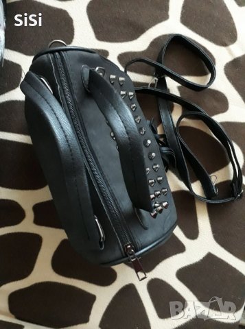 Черна чанта с капси, снимка 3 - Чанти - 27451552