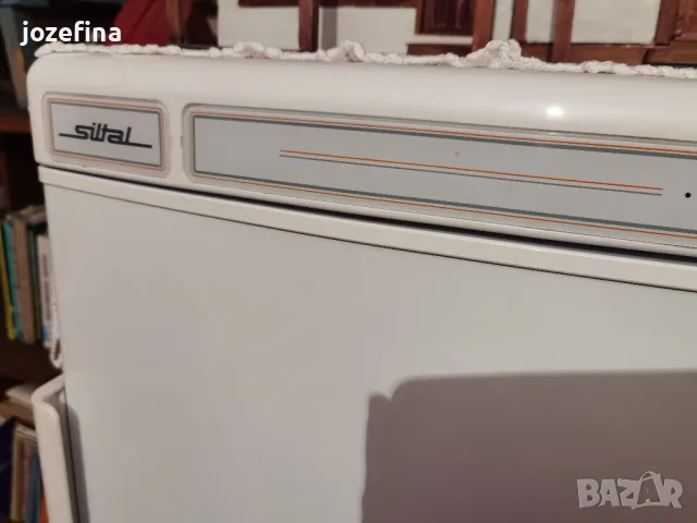 Продавам вертикален фризер Siltal – отлично състояние, почти неизползван , снимка 3 - Фризери - 50366742