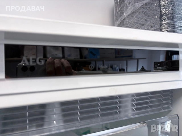 AEG ФРИЗЕР ЗА ВГРАЖДАНЕ, снимка 9 - Фризери - 52885630