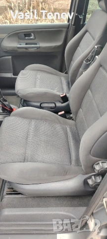 Vw Шаран 2004г-1.9-116кс Business-7места, снимка 14 - Автомобили и джипове - 53526186