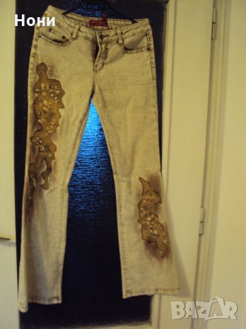 Дамски дънки с апликация