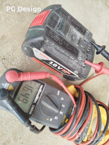 Зарядно и батерии Bosch, Makita, Metabo, снимка 10 - Винтоверти - 52469279