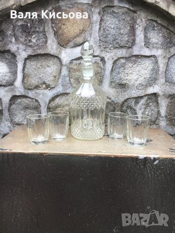 Ретро, стъклени чаши, бутилки за ракия,