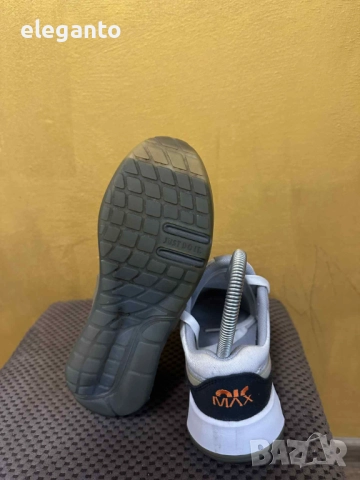 Юношески маратонки NIKE AIR MAX MOTIF  , №36.5, снимка 8 - Детски маратонки - 52963734