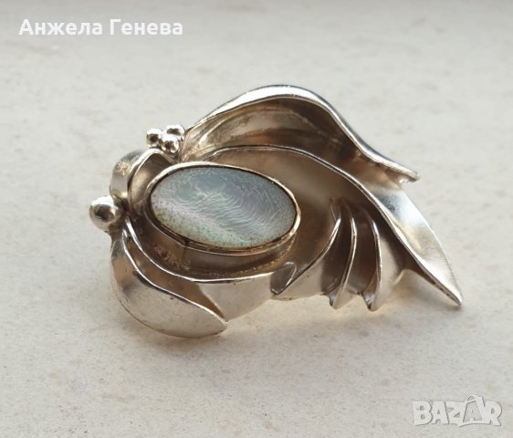 Сребърна брошка, ръчна изработка със седеф, снимка 2 - Антикварни и старинни предмети - 38598745