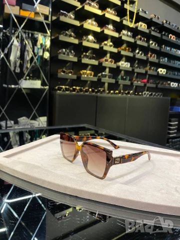 очила с черен обикновен калъф и ув защита fendi louis vuitton versace , снимка 17 - Слънчеви и диоптрични очила - 51410659