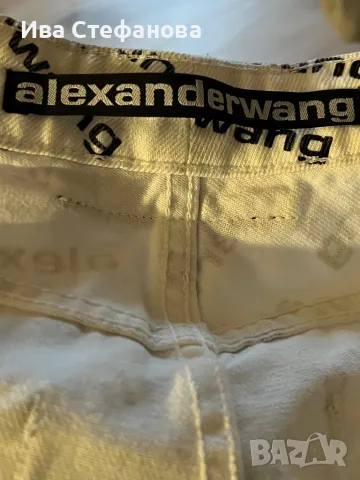 Alexander Wang нови 100% оригинални маркови бели дънки с логото на марката по целите дънки, снимка 3 - Дънки - 47954724