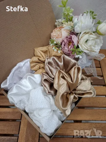 Подаръчен комплект скрънчита - 6 броя, снимка 2 - Аксесоари за коса - 39655203