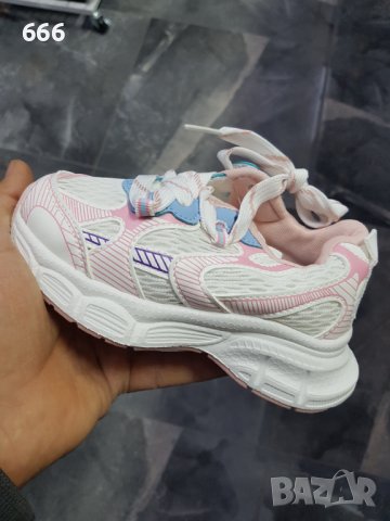 Маратонки, снимка 2 - Детски маратонки - 43189186