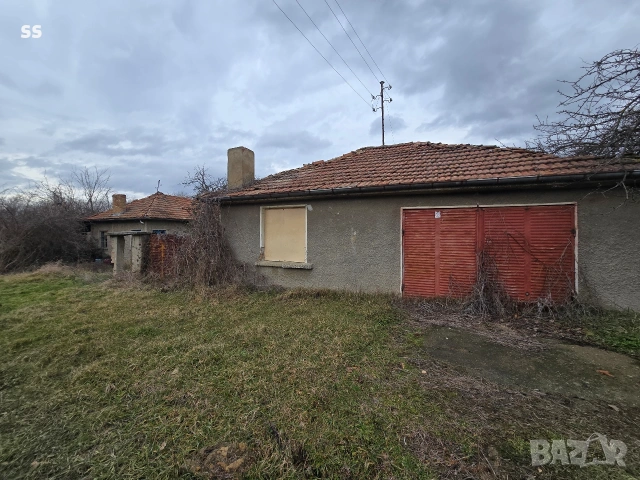 Продавам къща в с. Сушица с 1.2 gka двор и гараж, снимка 11 - Къщи - 53454907