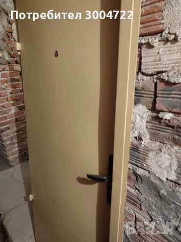 Желязна входна врата с каса