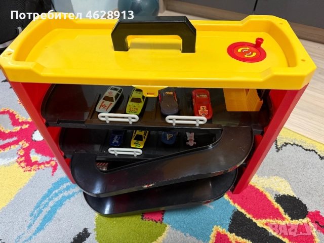 Детски паркинг гараж с колички и подвижни механизми, снимка 5 - Коли, камиони, мотори, писти - 52127626