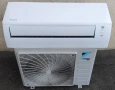 Инверторен климатик Daikin 12000 BTU R32, снимка 1