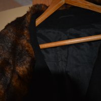 Черно палто с яка от изкуствен косъм, снимка 5 - Палта, манта - 43805613