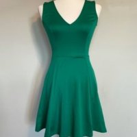 Зелена кукленска рокля без ръкав размер М/Л, снимка 1 - Рокли - 33510728