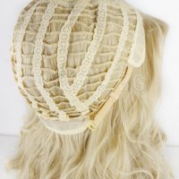 Къса светлоруса перука на вълни с бретон Жаклин, снимка 2 - Аксесоари за коса - 30739850