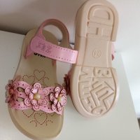 Нови сандалки, номер 24, снимка 4 - Детски сандали и чехли - 33204466